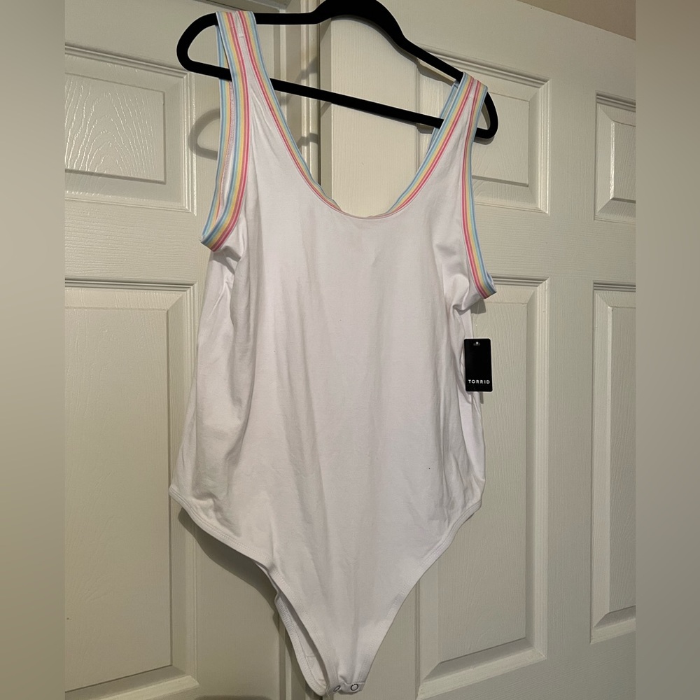 🤍 NWT Torrid Rainbow Bodysuit 🤍